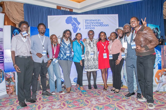 In Picture: Kenyatta University students with Dr Evelyn Hongo